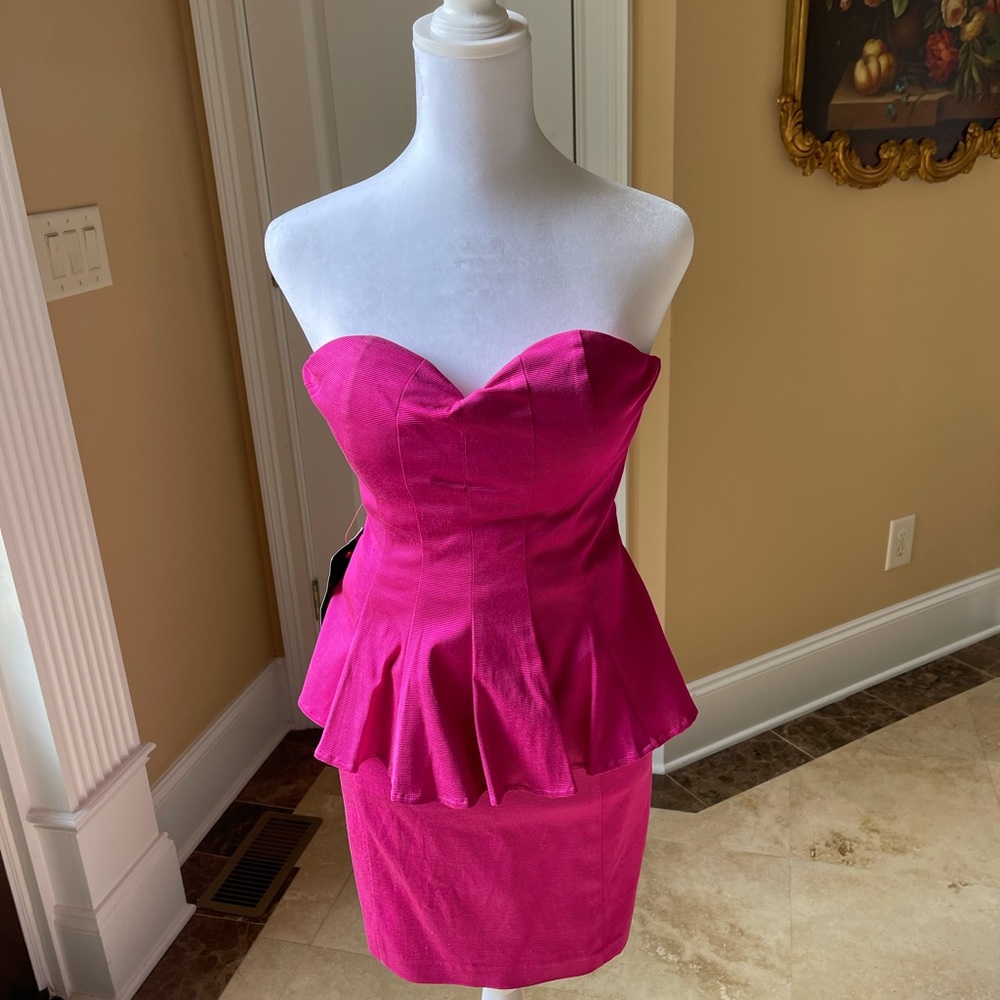 Bebe women’s Barbie Pink strapless peplum party cocktail dress size 6 NWT - Picture 3 of 7
